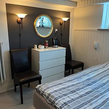 民宿 Bynaert Kaeldervaerelse Taet Pa E45 *